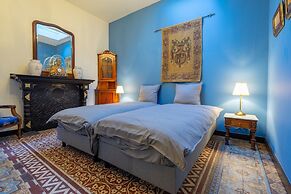 Elegant Castle for 12 Guests