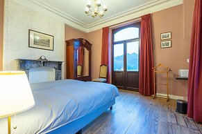 Elegant Castle for 12 Guests