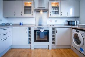 Ocean View - 2 Bedroom Apt - Llanelli