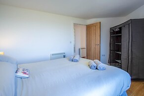 Ocean View - 2 Bedroom Apt - Llanelli