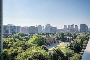 The Dundas Suites - Near Yonge