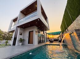 The White Casa Villa