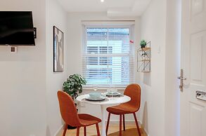 Lindenstone Apartments