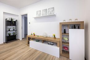 Nadia Flat - 10 minutes from the beach