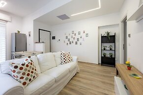 Nadia Flat - 10 minutes from the beach