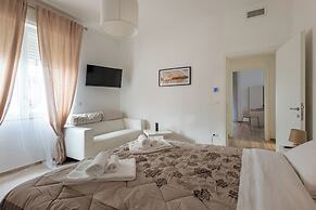 Nadia Flat - 10 minutes from the beach