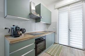Nadia Flat - 10 minutes from the beach