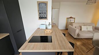 Elegant Apartment in a Luxury Residence
