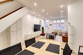 Maison Proches des Places Avec Stationnement