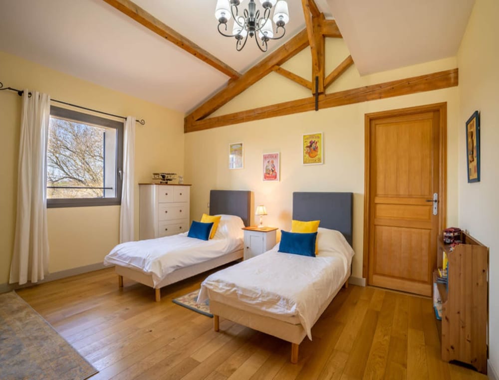 French Villa With Pool & Games Room