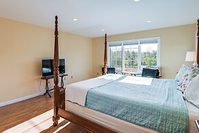 3 Mi to Acadia NP: Spacious Group Getaway!