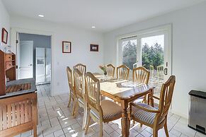 3 Mi to Acadia NP: Spacious Group Getaway!