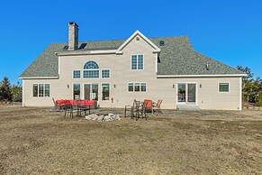 3 Mi to Acadia NP: Spacious Group Getaway!