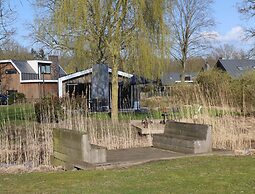 Chalet in Biddinghuizen, Pool Facilities