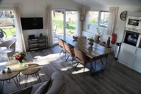 Chalet in Biddinghuizen, Pool Facilities