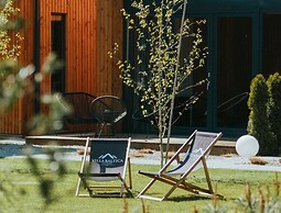 Luxury Holiday Home With Terrace, Sauna, Jacuzzi