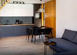 Luxury Holiday Home With Terrace, Sauna, Jacuzzi