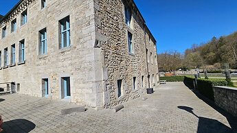 Spacious Durbuy Apartment for 6