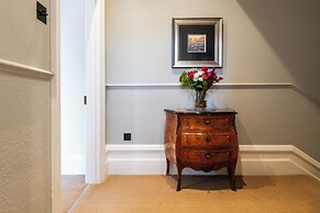 Beautiful 5 Bedroom Home in Evesham