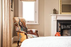 Beautiful 5 Bedroom Home in Evesham