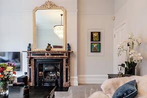 Beautiful 5 Bedroom Home in Evesham