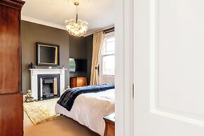 Beautiful 5 Bedroom Home in Evesham