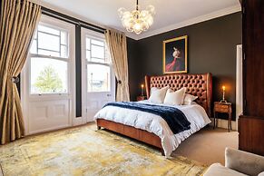 Beautiful 5 Bedroom Home in Evesham