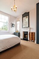 Beautiful 5 Bedroom Home in Evesham