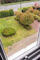 Beautiful 5 Bedroom Home in Evesham