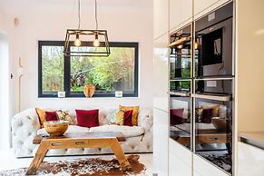 Beautiful 5 Bedroom Home in Evesham