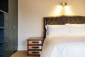 Beautiful 5 Bedroom Home in Evesham