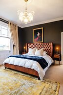 Beautiful 5 Bedroom Home in Evesham