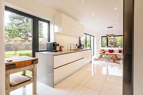 Beautiful 5 Bedroom Home in Evesham