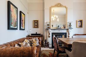 Beautiful 5 Bedroom Home in Evesham