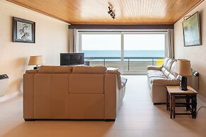 Apartment in Middelkerke, Beach Views