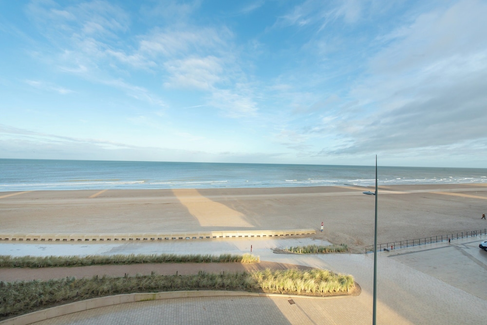 Apartment in Middelkerke, Beach Views