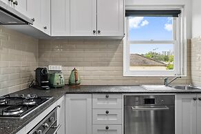 Stylish 1 Bed Apartment in East Melbourne