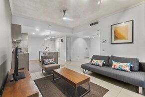 Stylish Apartment With Balcony and Pool