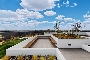 Brand New 2 Bed Apartment With City Views