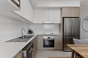 Brand New 2 Bed Apartment With City Views