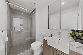 Modern,newly Furnished Apartment With Full Kitchen