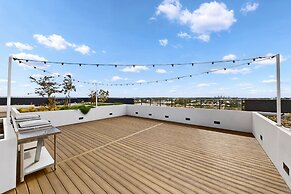Newly Built Apartment Near Shops and Parks