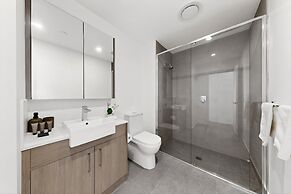 Newly Built Apartment Near Shops and Parks