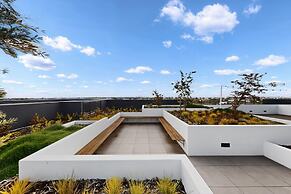 Newly Built Apartment Near Shops and Parks