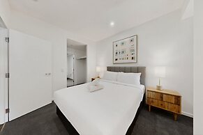 Stylish New Apartment With Modern Appliances