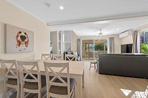 Family Friendly 2 Bed Flat With Balcony