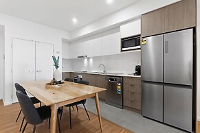 Stylish 2 Bed Apartment With New Furnishings