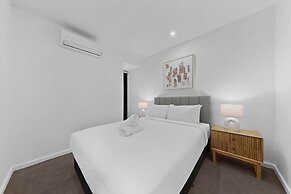 Stylish 2 Bed Apartment With New Furnishings
