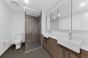 Stylish 2 Bed Apartment With New Furnishings
