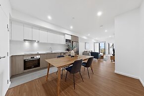 Stylish 2 Bed Apartment With New Furnishings